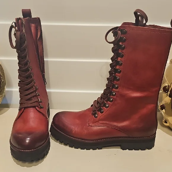 New Women's Lace-Up Red Leather Combat Boots - Picture 2 of 4